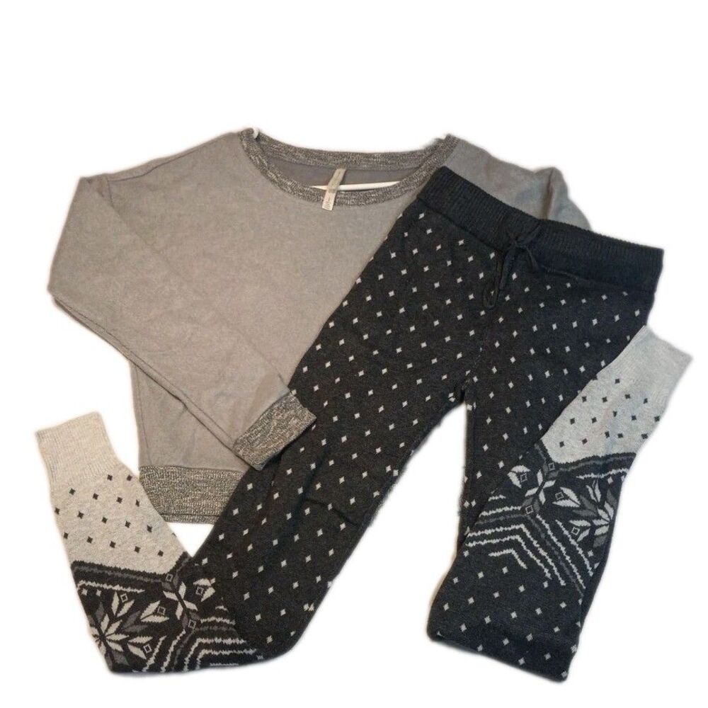 Aeropostale Live Love Dream Bundle Gray Sweatshirt Large & Sweater Pants Small